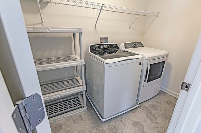 Building Photo - Darley Green townhome - 3 bedroom, 2.5 bathroom with 1 car garage - NEW CASTLE COUNTY WORKFORCE H...