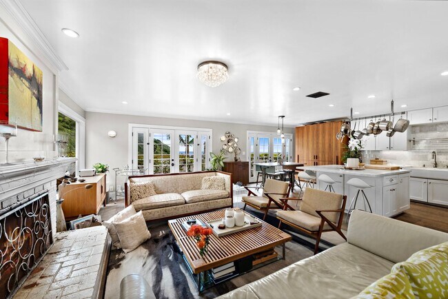 Building Photo - Mid-century modern meets industrial chic i...