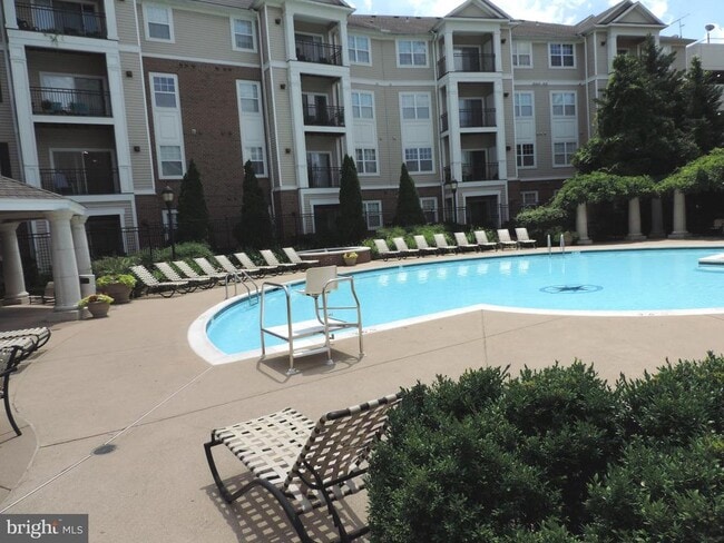 Building Photo - 12941 Centre Park Cir