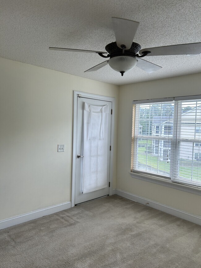 Building Photo - 627 Woodmoor Dr