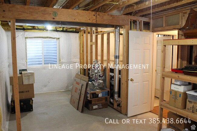 Building Photo - 412 Simoron Dr