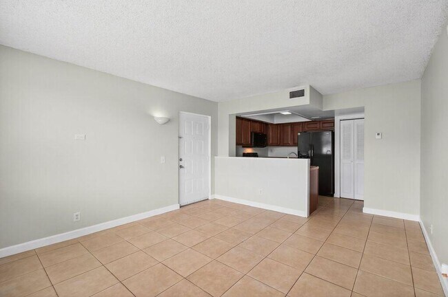 Building Photo - 752 Executive Center Dr