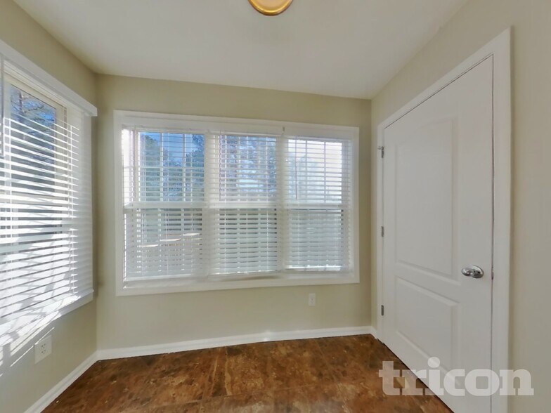 Building Photo - 45 Shenandoah Ln