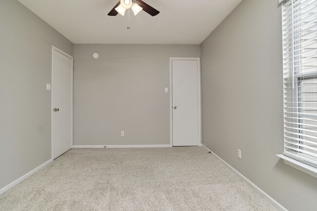 Building Photo - 3 BD/2.5 BA in Fishers!