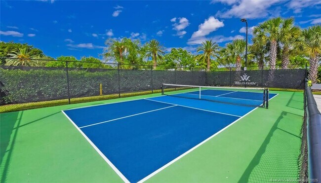 Building Photo - 3510 SE Cambridge Dr