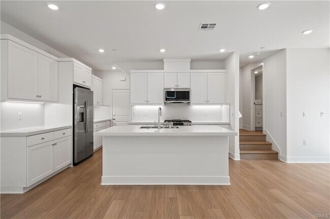 Building Photo - 239 Yerba