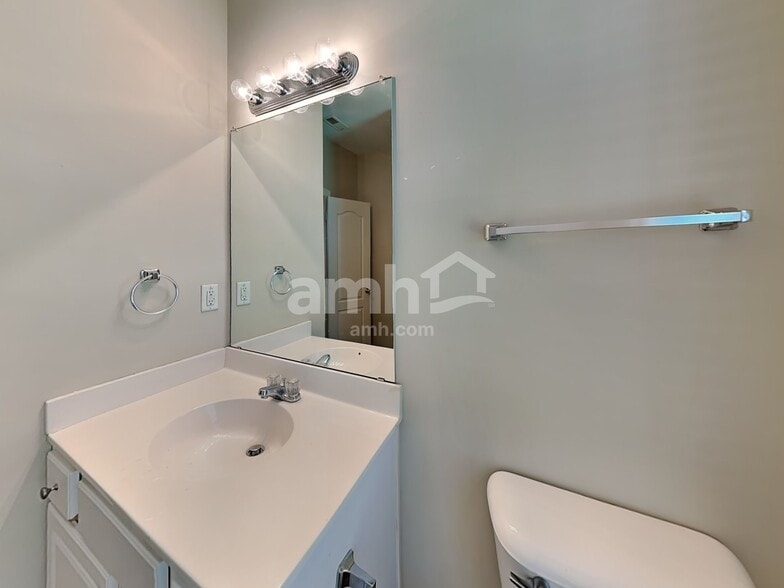 Building Photo - 235 Grand Isle Ct