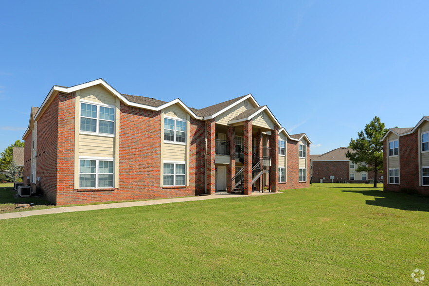 Building Photo - Pines at Southridge