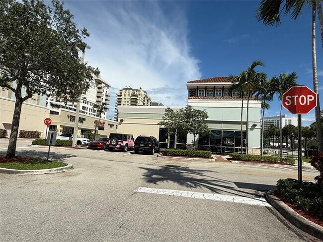 Building Photo - 2555 NE 11th St