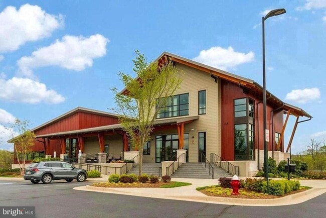 Building Photo - 44774 Tiverton Sq