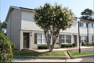 Building Photo - 1800 Jackson Ave W