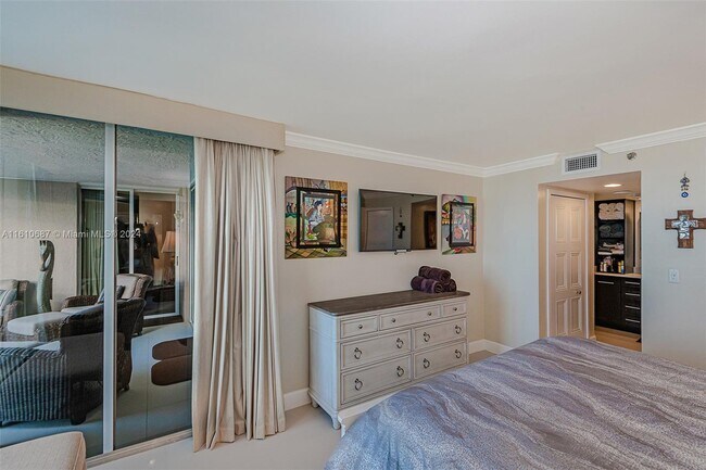 Building Photo - 6767 Collins Ave