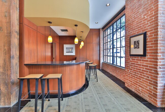 Building Photo - 500 W Harbor Dr