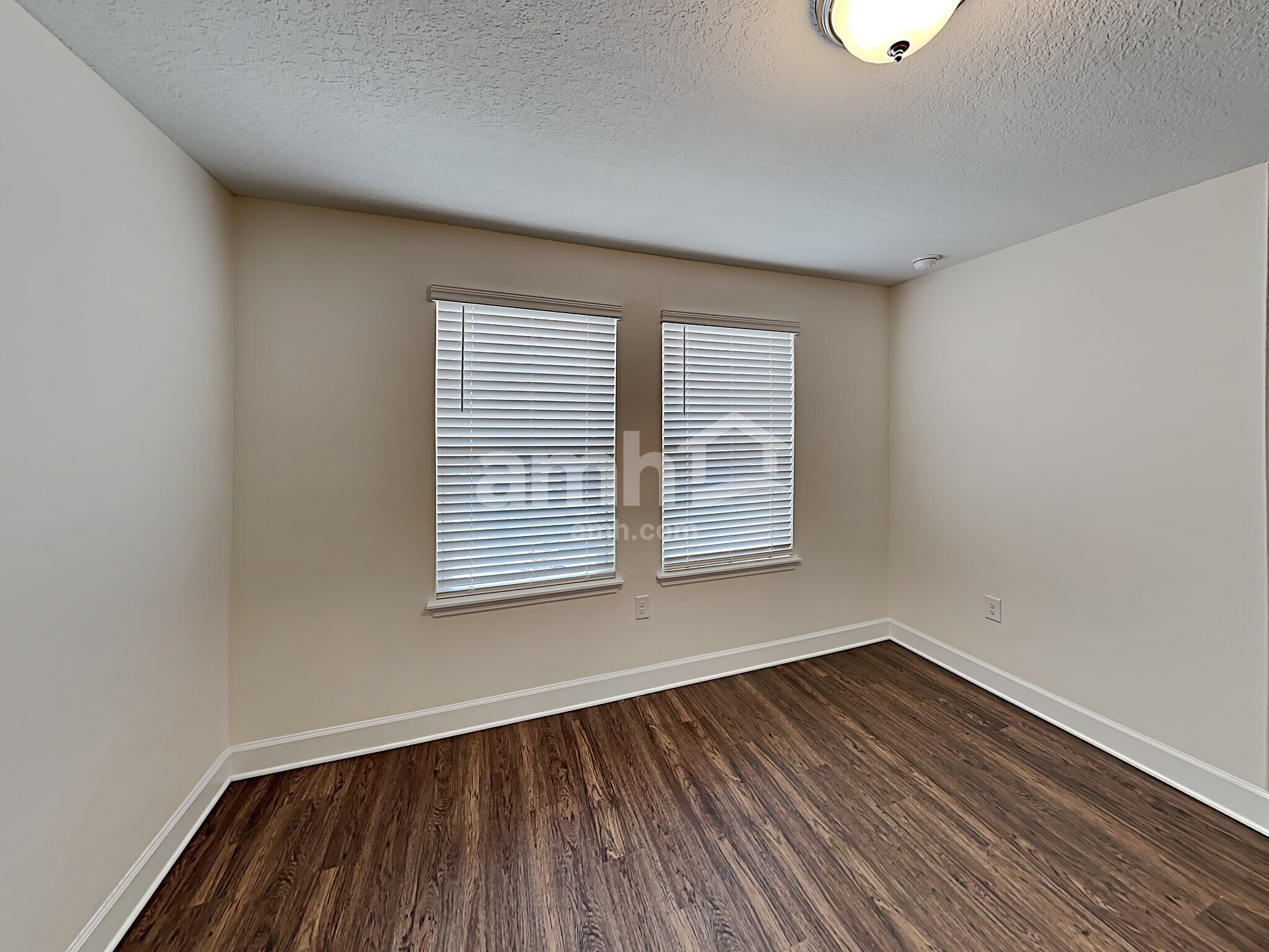 Building Photo - 505 Pine Terrace Dr
