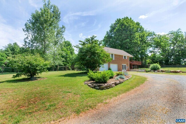 Building Photo - 2915 N Garden Ln