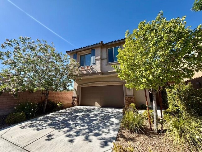 Building Photo - Fantastic two story single family house