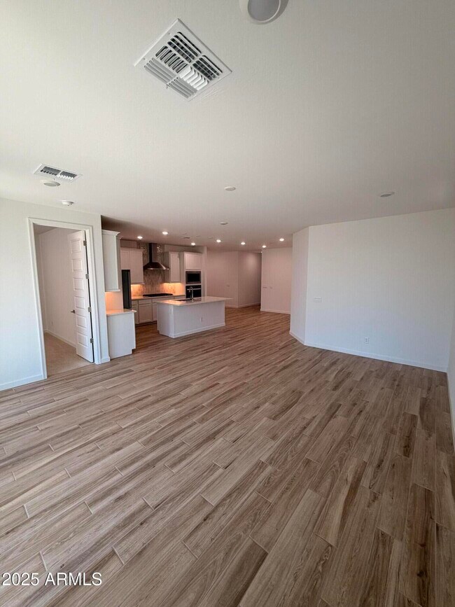 Building Photo - 7409 W Buckhorn Trail