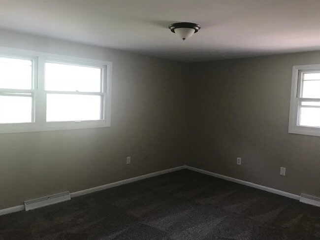 Building Photo - 6735 Van Buren Pl