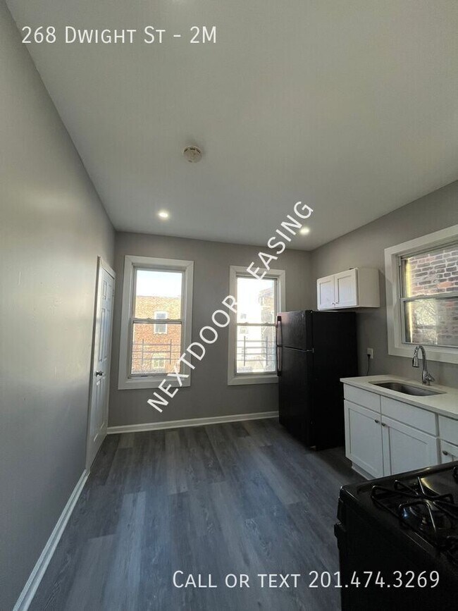 Building Photo - 268 Dwight St