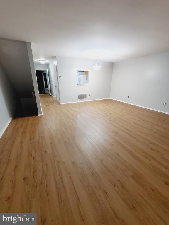 Building Photo - 19 Island Run Ct