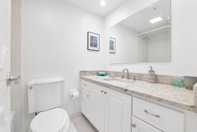 Building Photo - 3310 S Ocean Blvd