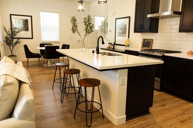 Building Photo - 3 bedroom | 2.5 bathroom | Crocker Village Single Family Home