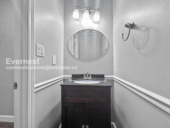 Building Photo - Modern Living in Saddle Bridge with Private Patio / 4 Beds and 2.5 Bath / Available Now!