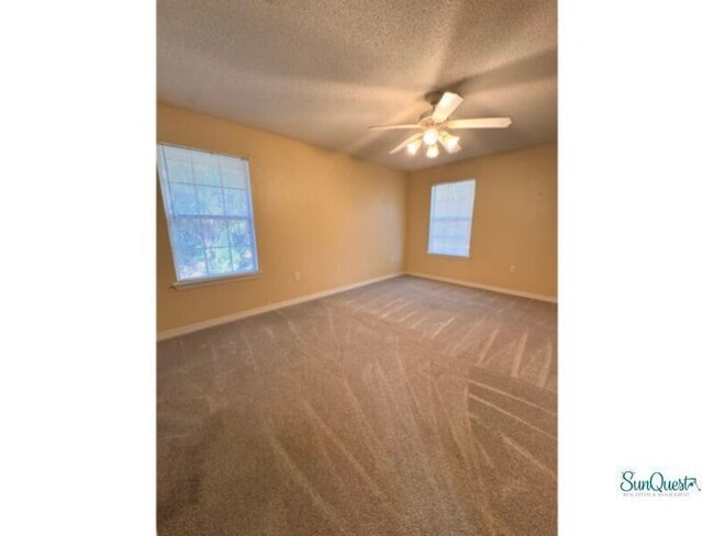 Building Photo - Spacious all brick home in Gulf Breeze.