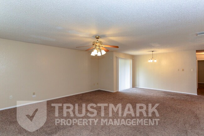 Building Photo - 2110 El Dorado Dr