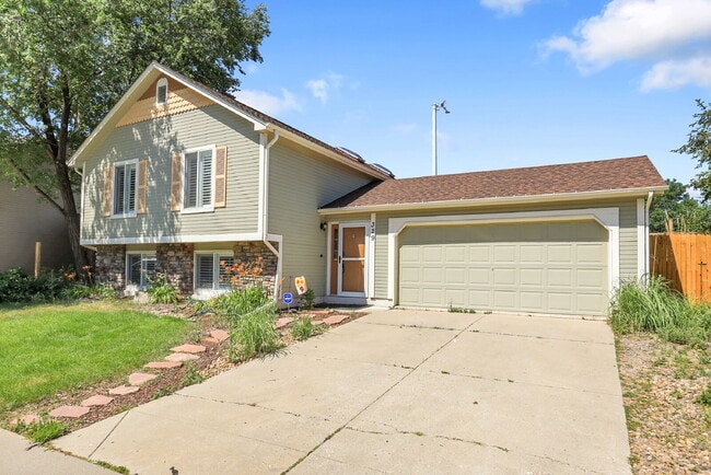Primary Photo - $3,195 - 4 Bed, 2 Bath Home in Broomfield ...