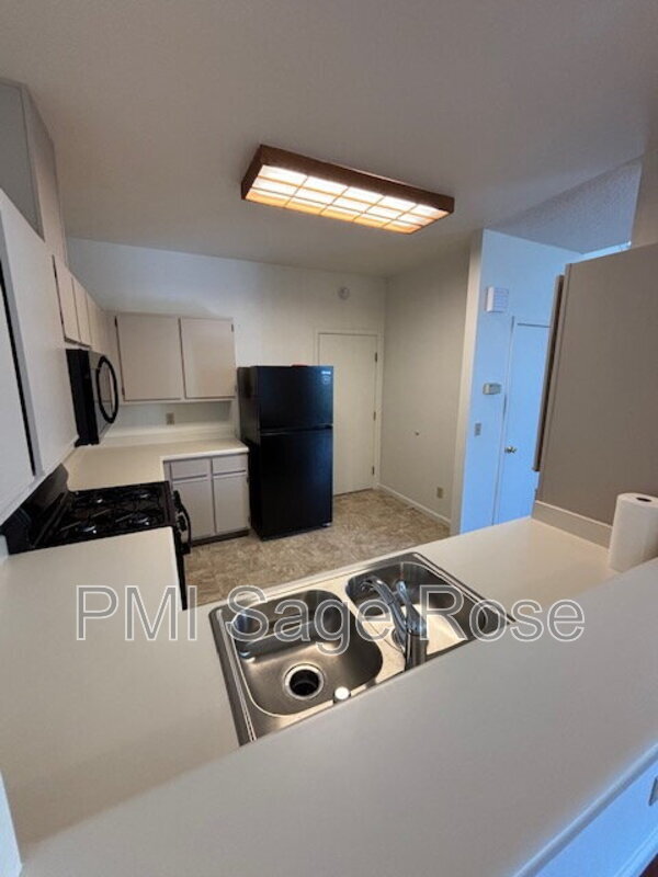 Building Photo - 1776 Sierra Highlands Dr