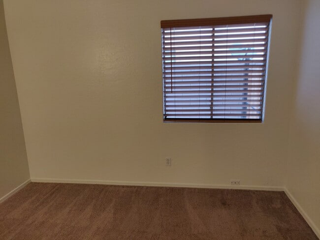 Building Photo - 3214 S 104th Ln