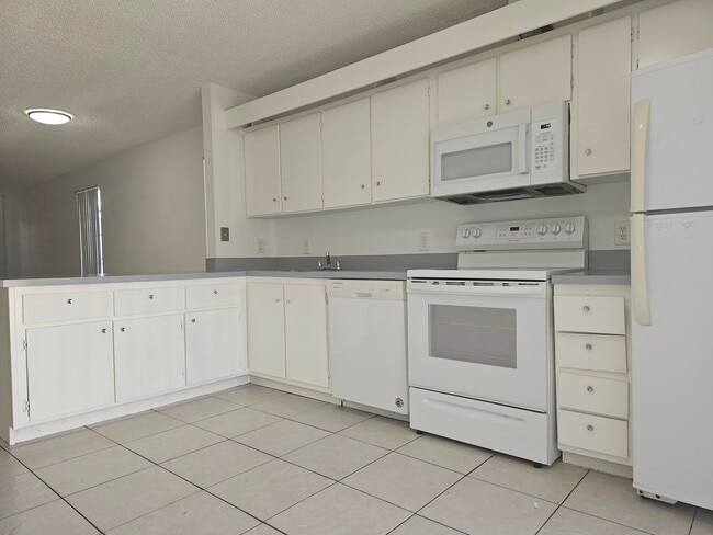 Building Photo - 4635 Orleans A Ct