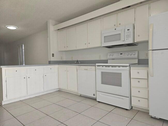 Building Photo - 4635 Orleans Ct