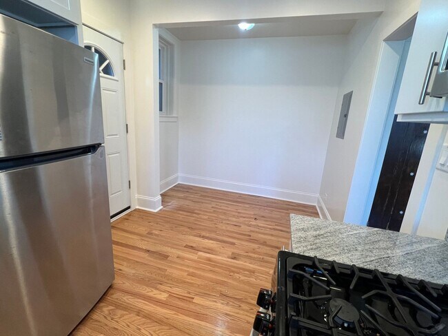 Building Photo - West Ridge Renovated Two Bedroom One Bath