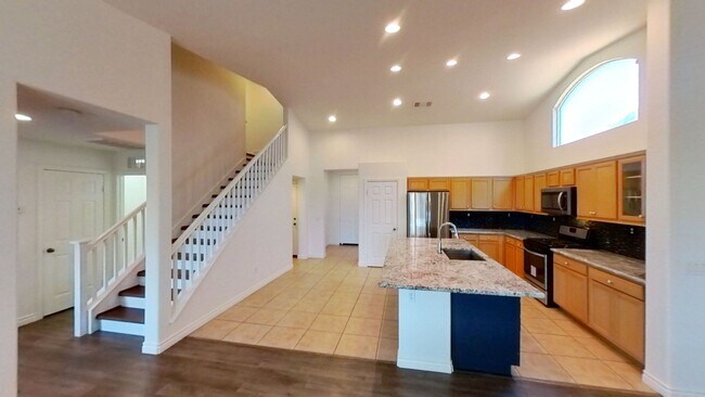 Building Photo - Spacious 4 Bedroom 3 Full Bathroom Home in...