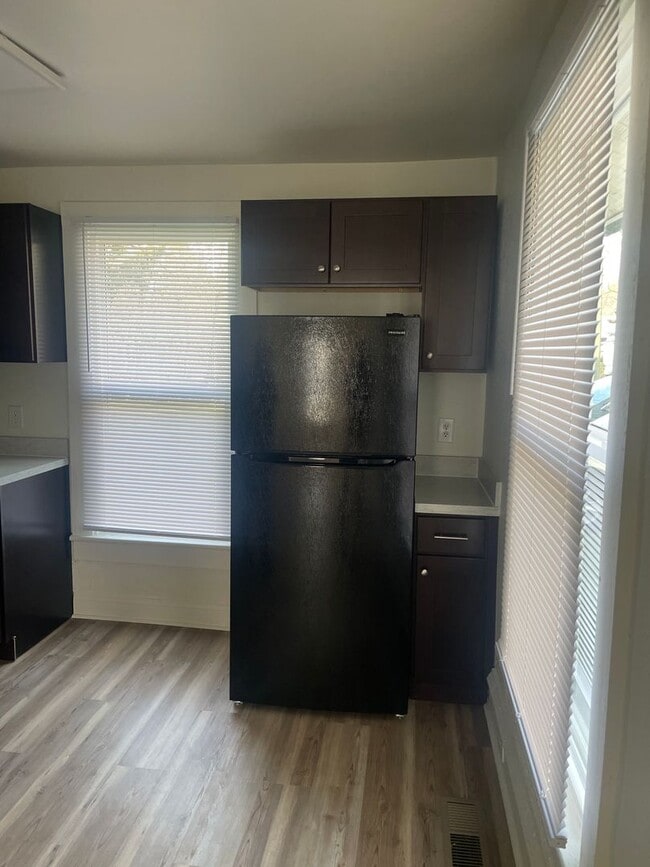 Building Photo - 3 Br 1 Bath House