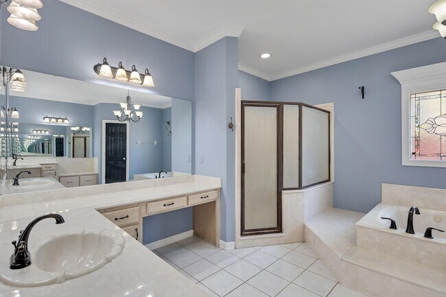Building Photo - 979 Welbeck Cove