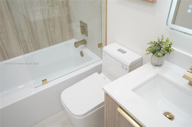 Building Photo - 6236 SW 11th St