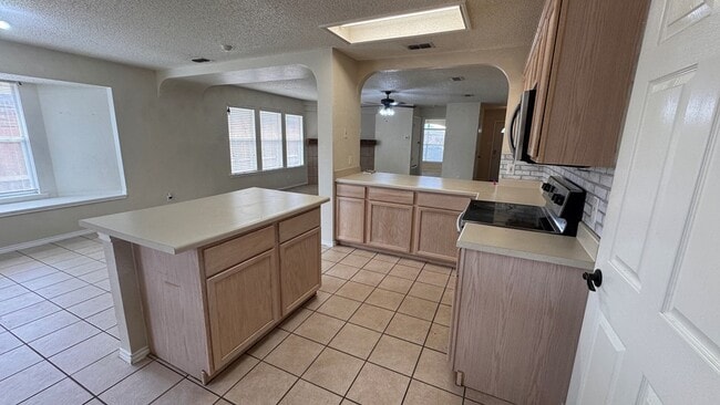 Building Photo - 4008 New Orleans Dr