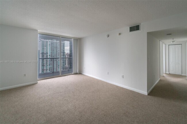 Building Photo - 1200 Brickell Bay Dr