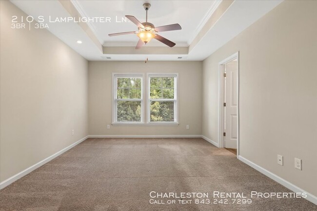 Building Photo - 210 S Lamplighter Ln