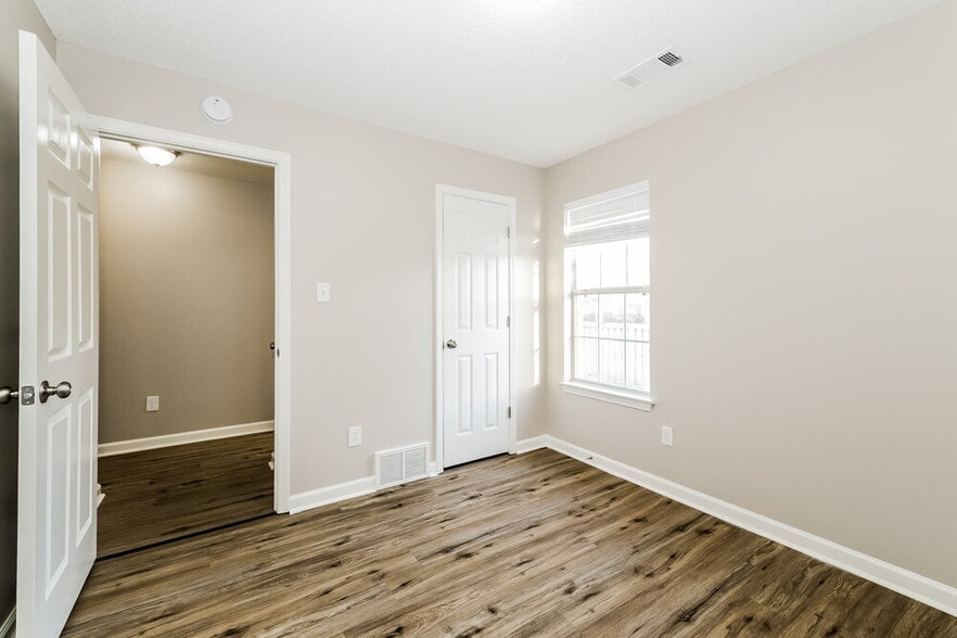 Building Photo - 1044 Cross Wood Ln