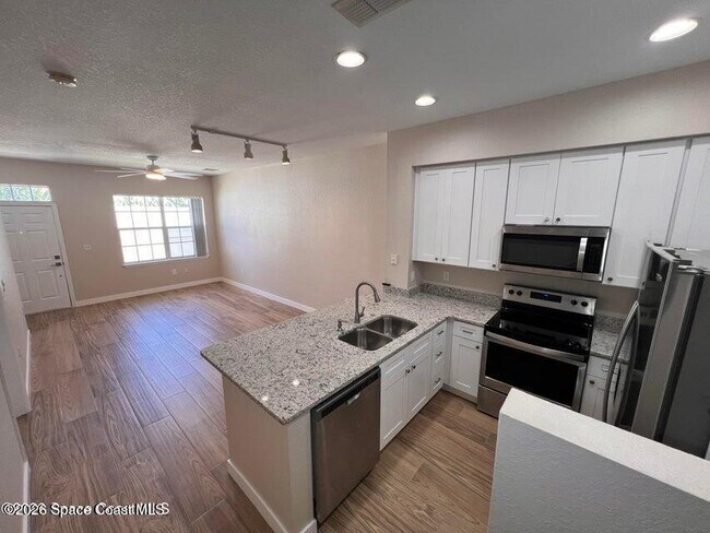 Building Photo - 105 Turpial Way