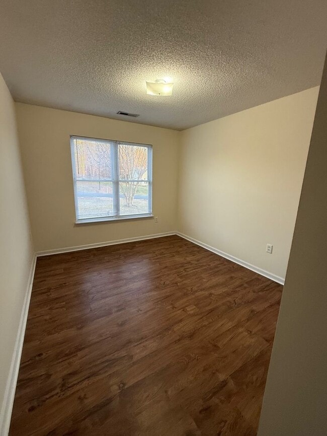 Building Photo - Home with 3 Bedrooms, 2 Baths & Single Attached Garage in Catawba NC