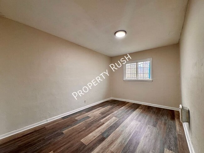 Building Photo - 3605 Dorris St