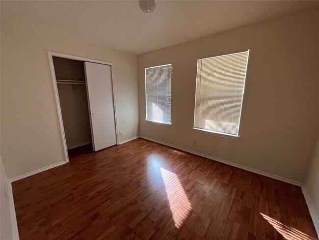 Building Photo - 3444 Covered Wagon Trail