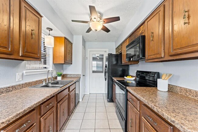 Building Photo - 11227 Verlaine Dr