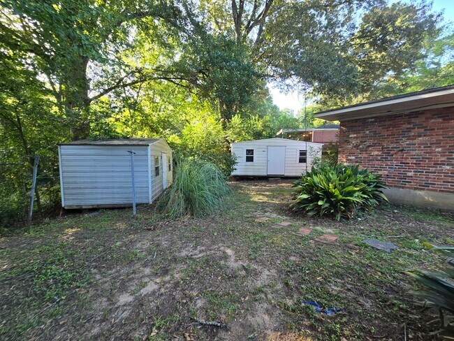Building Photo - 111 Easthaven Rd