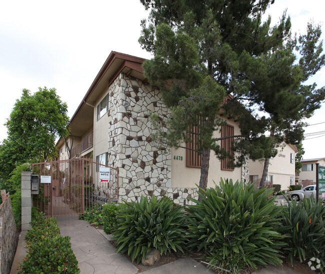 Building Photo - Malwick Manor & Palos Verde